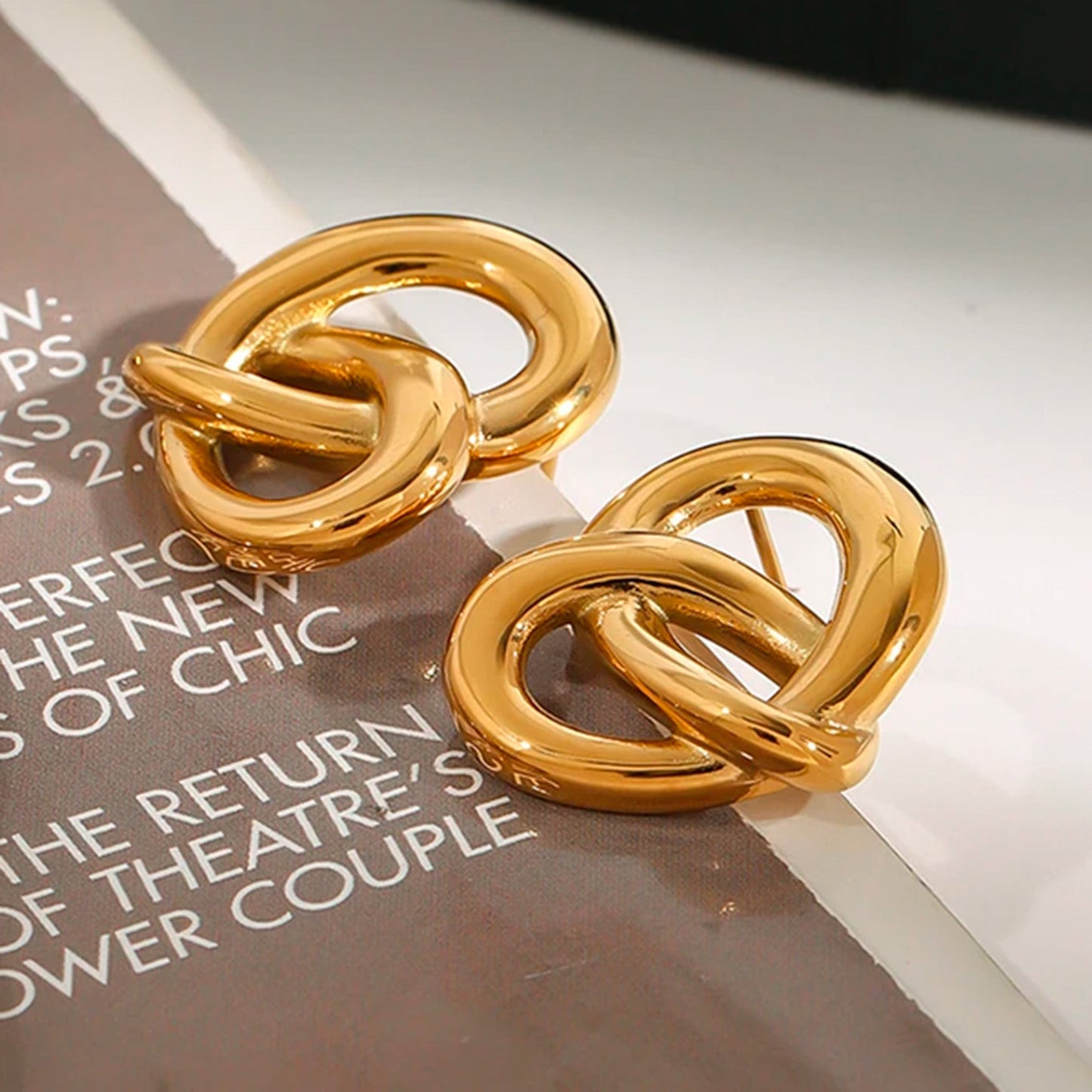 Aretes Pretzel Dorotea Aretes